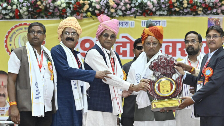 रायपुर : मुख्यमंत्री विष्णु देव साय छत्तीसगढ़ मनवा कुर्मी क्षत्रिय समाज के महाअधिवेशन में हुए शामिल