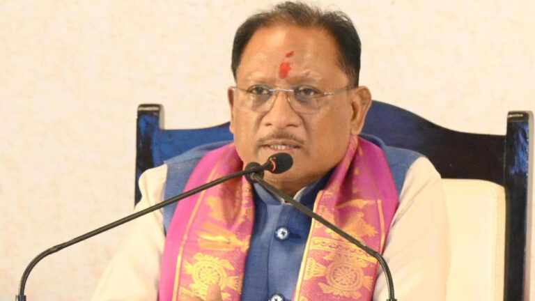 रायपुर : मुख्यमंत्री विष्णुदेव साय की अध्यक्षता में ‘विकसित बस्तर की ओर’ विषय पर परिचर्चा का हुआ आयोजन