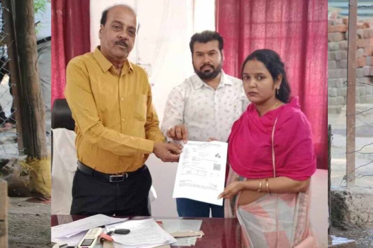 रायपुर : सुशासन तिहार 2025 : सुशासन तिहार में श्रीमती भारती देवांगन को मिला तत्काल श्रमिक कार्ड