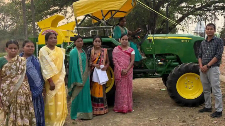 महासमुंद : बसना के मुस्कान अग्रणी महिला फार्म प्रोड्यूसर कंपनी लिमिटेड को केंद्र पोषित कृषि यांत्रिकीकरण पर सबमिशन योजना का मिला लाभ