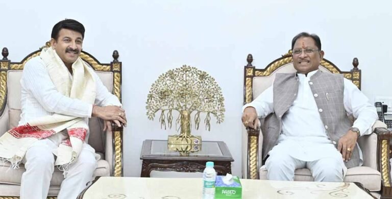 मुख्यमंत्री विष्णु देव साय से सांसद मनोज तिवारी ने की सौजन्य भेंट मुख्यमंत्री विष्णु देव साय से सांसद मनोज तिवारी ने की सौजन्य भेंट