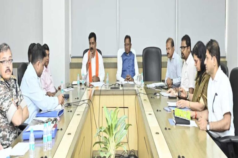 रायपुर : मुख्यमंत्री विष्णु देव साय ने की नक्सल उन्मूलन अभियान की समीक्षा