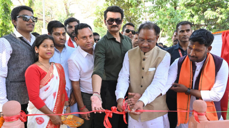 रायपुर : मुख्यमंत्री विष्णुदेव साय ने जशपुर जिले के 63 करोड़ रूपए से अधिक लागत के विकास कार्यों की दी सौगात