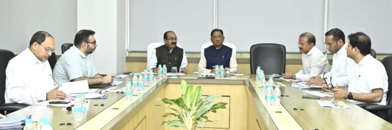 CG- मुख्यमंत्री ने लोक निर्माण विभाग के कार्यों की समीक्षा की: प्रमुख सड़कों पर तेज और सुरक्षित यातायात पर जोर के दिए निर्देश…
