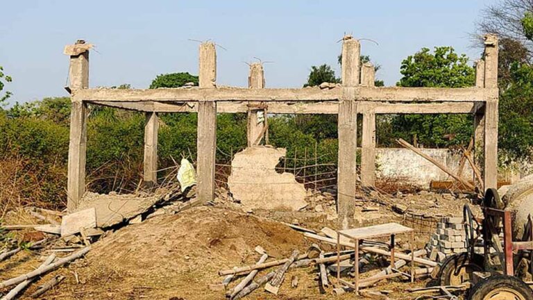 गौरेला पेंड्रा मरवाही जिले में निर्माणाधीन श्मशान घाट का शेड हुआ धराशायी