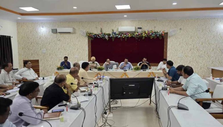 केंद्रीय मंत्री शिवराज सिंह चौहान के एकदिवसीय प्रवास को लेकर कलेक्टर ने ली अधिकारियों की बैठक