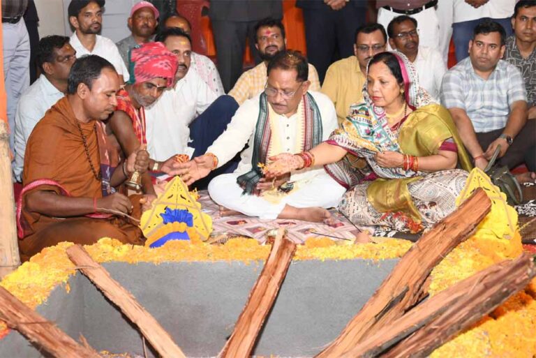 मुख्यमंत्री साय ने ग्राम दोकड़ा में भगवान जगन्नाथ मंदिर के प्राण प्रतिष्ठा कार्यक्रम में शामिल हुए