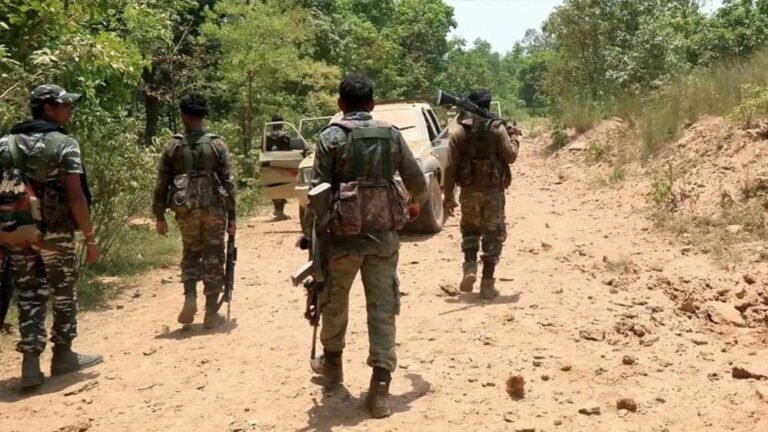 छत्तीसगढ़-तेलंगाना सीमा पर ‘ऑपरेशन संकल्प’ में 31 नक्सली ढेर, 20 की हुई पहचान : पुलिस छत्तीसगढ़-तेलंगाना सीमा पर ‘ऑपरेशन संकल्प’ में 31 नक्सली ढेर, 20 की हुई पहचान : पुलिस