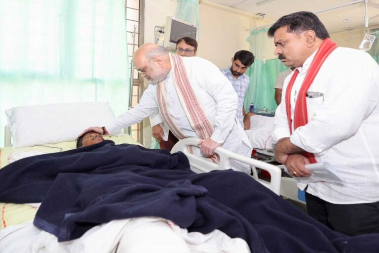 केंद्रीय गृह मंत्री अमित शाह ने घायल जवानों से की भेंट: मुख्यमंत्री विष्णु देव साय ने जताया आभार