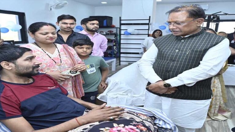 रायपुर : मुख्यमंत्री विष्णु देव साय ने न्यूरो स्पाइन रिहैबिलिटेशन सेंटर का किया शुभारंभ