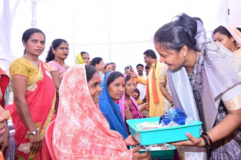 रायपुर : समस्याओं का त्वरित समाधान ही सुशासन की सच्ची पहचान: मंत्री श्रीमती लक्ष्मी राजवाड़े