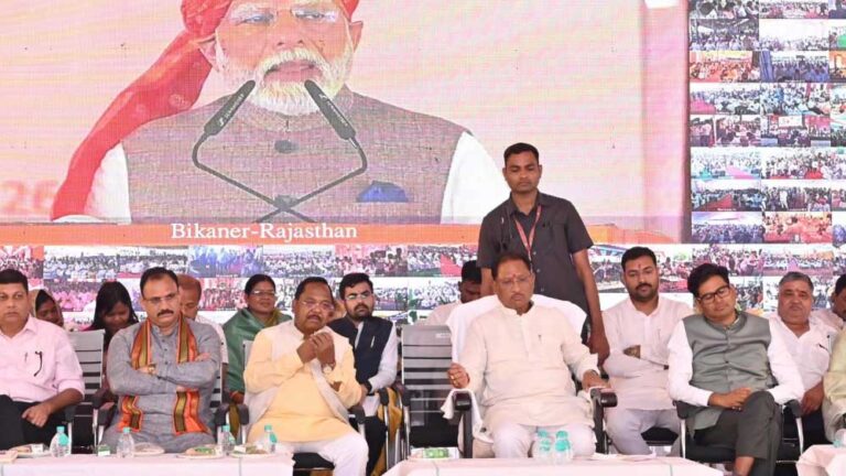 रायपुर : प्रधानमंत्री नरेंद्र मोदी ने अम्बिकापुर सहित देशभर के 103 पुनर्विकसित रेलवे स्टेशनों किया लोकार्पण