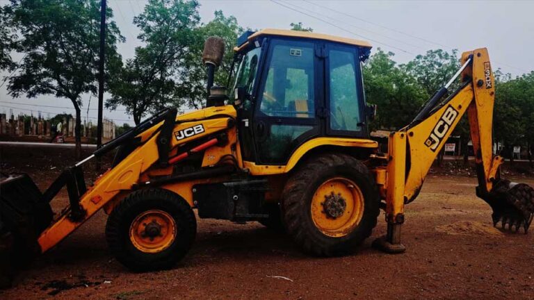 खनिज रेत के अवैध उत्तखनन  पर  01 जेसीबी  जप्त