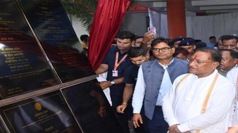 रायपुर : मुख्यमंत्री विष्णुदेव साय ने रायगढ़ जिले को दी 330 करोड़ 29 लाख रुपए के विकास कार्यों की सौगात