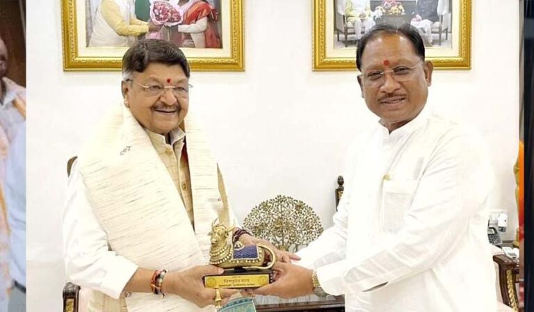 मुख्यमंत्री विष्णुदेव साय से मध्यप्रदेश के कैबिनेट मंत्री श्री कैलाश विजयवर्गीय ने की सौजन्य मुलाकात