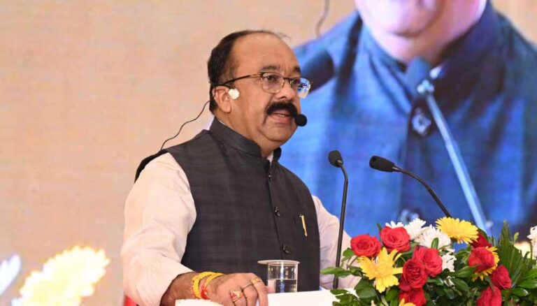 नगर सुराज संगम : उप मुख्यमंत्री अरुण साव ने नगर पालिकाओं और नगर पंचायतों के अध्यक्षों को समझाया स्वच्छ, सुंदर और सुविधापूर्ण शहर का रोडमैप