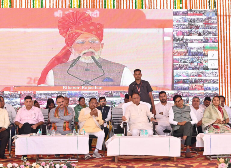 CG News- छत्तीसगढ़ को मिली 5 अमृत स्टेशनों की सौगात: प्रधानमंत्री नरेंद्र मोदी ने देशभर के 103 पुनर्विकसित रेलवे स्टेशनों का किया लोकार्पण….