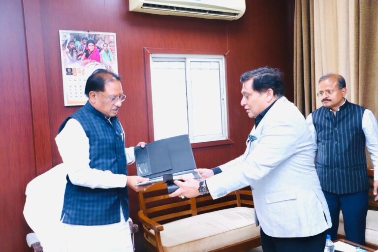 CG News: छत्तीसगढ़ से देशभर में होगी ट्रांसफॉर्मर सप्लाई, राजधानी बनेगा ट्रांसफॉर्मर निर्माण का केंद्र, 300 करोड़ रुपये से अधिक का निवेश प्रस्ताव…