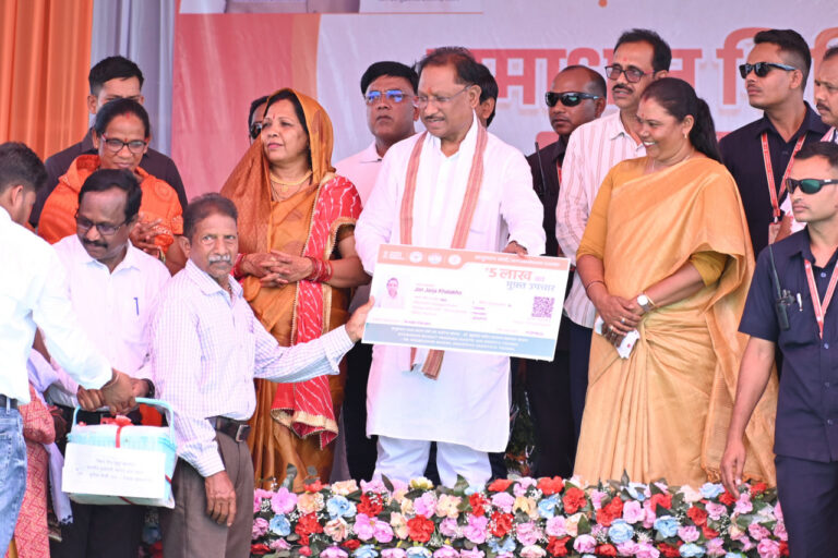 CG NEWS- मैं आपके गांव-घर का बेटा, प्रदेश को विकास की राह में ले जाना मेरा संकल्प: मुख्यमंत्री विष्णु देव साय…