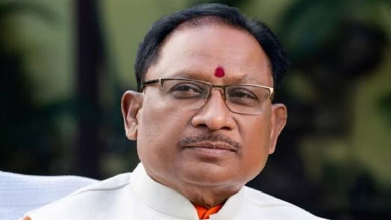 CG News: आर्थिक रूप से कमजोर कलाकारों और साहित्यकारों को मिलेगा लाभ, मुख्यमंत्री विष्णुदेव साय ने मासिक पेंशन बढ़ाने का लिया ऐतिहासिक निर्णय….