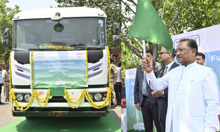 CG News- पर्यावरण हितैषी ट्रांसपोर्ट की ओर बड़ा कदम: देश के पहले हाइड्रोजन फ्यूल ट्रक को सीएम विष्णु देव साय ने दिखाई हरी झंडी…