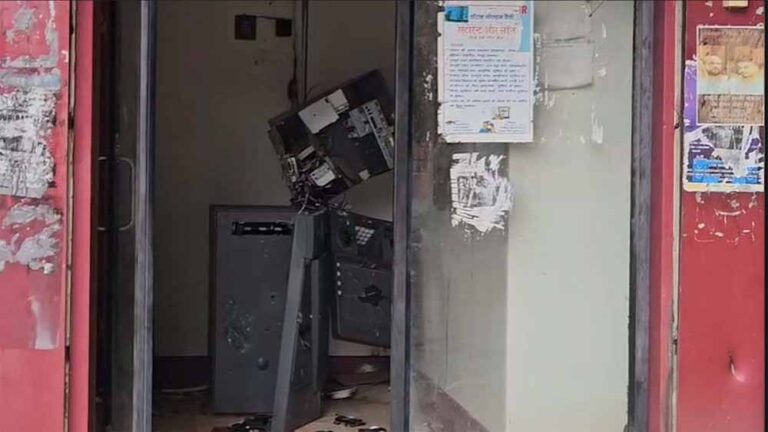 कलेक्टर कार्यालय के परिसर स्थित एटीएम को लूटने का प्रयास,  पुलिस ने धरदबोचा