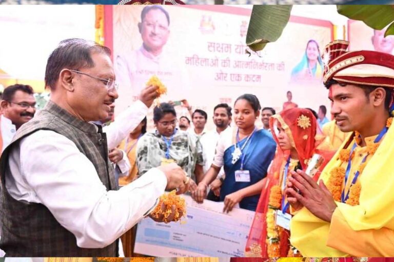 बस्तर में बदल रही तस्वीर, नक्सल हिंसा की जगह अब छाई खुशियां