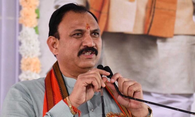 रायपुर : मेगा स्वास्थ्य शिविर में पहुंचे स्वास्थ्य मंत्री श्री श्यामबिहारी जायसवाल