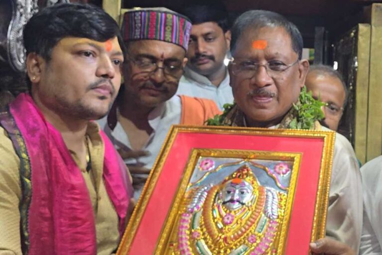 रायपुर : ‘काशी के कोतवाल’ काल भैरव जी के दरबार में मुख्यमंत्री विष्णुदेव साय ने की पूजा-अर्चना