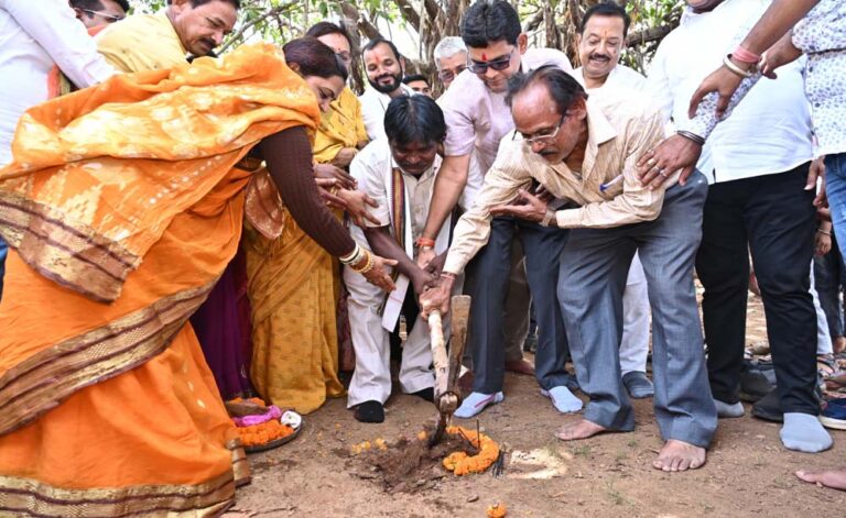 सरकार ग्रामीण क्षेत्र के विकास के लिए प्रतिबद्ध : राजस्व मंत्री वर्मा