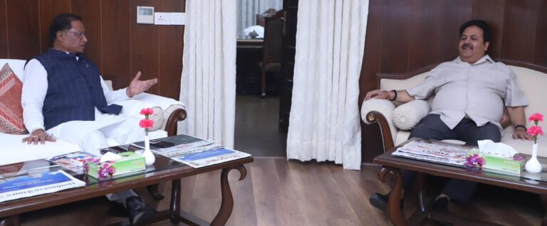 CG NEWS- मुख्यमंत्री विष्णुदेव साय से मिले BCCI उपाध्यक्ष राजीव शुक्ला, राज्य में खेल विकास और क्रिकेट को लेकर हुई चर्चा….
