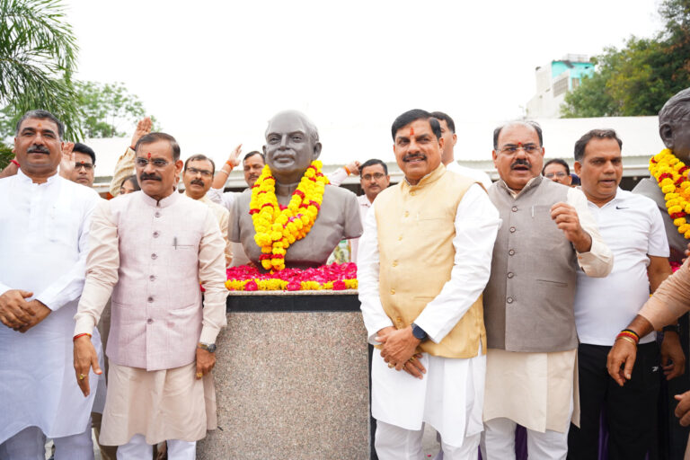 MP NEWS: डॉ. श्यामा प्रसाद मुखर्जी ने पद की लालसा न रखते हुए देश की अखंडता के लिए किया कार्य : मुख्यमंत्री डॉ. यादव…