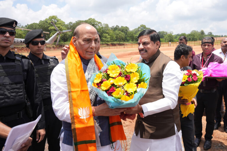 MP NEWS: मुख्यमंत्री डॉ. मोहन यादव ने केंद्रीय रक्षा मंत्री राजनाथ सिंह का किया आत्मीय स्वागत…