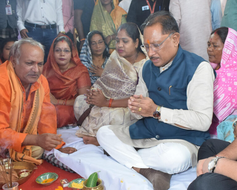 CG News- मुख्यमंत्री विष्णुदेव साय ने दुलदुला में 3 करोड़ से अधिक के विकास कार्यों का किया लोकार्पण व भूमिपूजन…