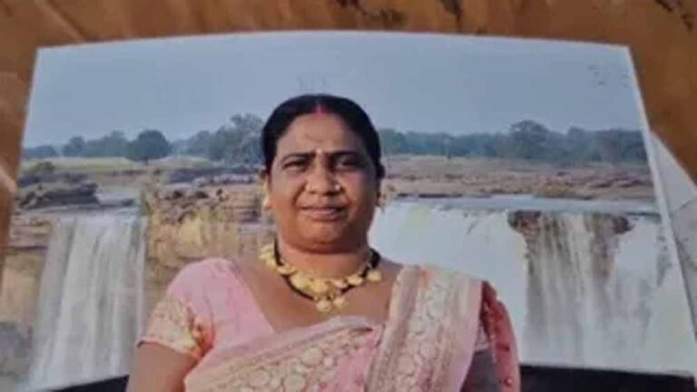 इलाज के बहाने निकली जनपद सदस्य लापता, पति ने पुलिस से लगाई गुहार इलाज के बहाने निकली जनपद सदस्य लापता, पति ने पुलिस से लगाई गुहार