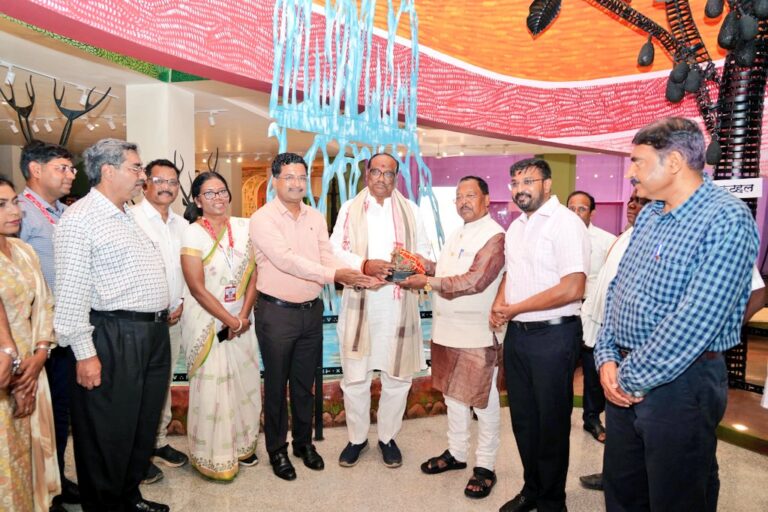 जनजातीय संग्रहालय भावी युवा पीढ़ी में गौरवशाली आदिवासी संस्कृति के प्रति आत्म गौरव का भाव करेगा जागृत – केन्द्रीय मंत्री श्री दुर्गादास उईके