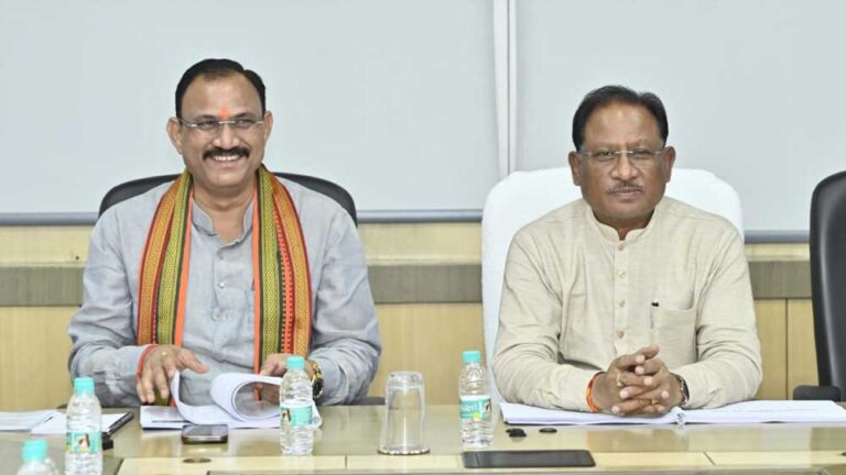 रायपुर : राज्य के 11 जिलों को भारत सरकार से मिला कैटरेक्ट ब्लाइंडनेस बैकलॉग फ्री स्टेटस (सीबीबीएफएस)