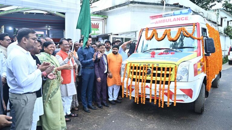 रायपुर : स्वास्थ्य सेवाओं के सुदृढ़ीकरण हेतु मुख्यमंत्री की दूरदर्शी पहल स्वास्थ्य सेवाओं के सुदृढ़ीकरण हेतु मुख्यमंत्री की दूरदर्शी पहल रायपुर : स्वास्थ्य सेवाओं के सुदृढ़ीकरण हेतु मुख्यमंत्री की दूरदर्शी पहल स्वास्थ्य सेवाओं के सुदृढ़ीकरण हेतु मुख्यमंत्री की दूरदर्शी पहल