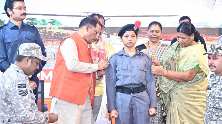 रायपुर : जशपुर के पीएमविद्यालय में अब एनसीसी एयर स्क्वाड्रन शुरू होगी- मुख्यमंत्री विष्णु देव साय रायपुर : जशपुर के पीएमविद्यालय में अब एनसीसी एयर स्क्वाड्रन शुरू होगी- मुख्यमंत्री विष्णु देव साय