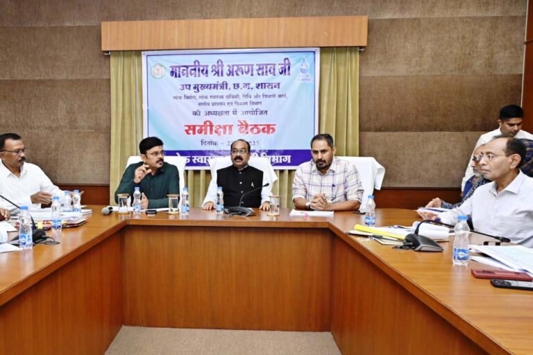 रायपुर : 90 प्रतिशत पूर्णता वाली योजनाओं के काम तत्परता से पूर्ण कर जल्द जलापूर्ति शुरू करें – अरुण साव