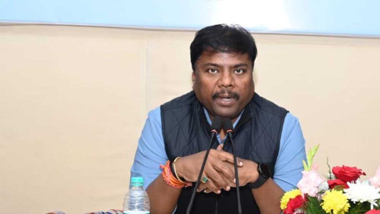 खड़गे के बयान पर मंत्री कश्यप का करारा पलटवार