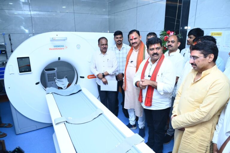 उपमुख्यमंत्री विजय शर्मा और स्वास्थ्य मंत्री श्याम बिहारी जायसवाल ने जिला अस्पताल में किया सिटी स्कैन यूनिट का लोकार्पण….