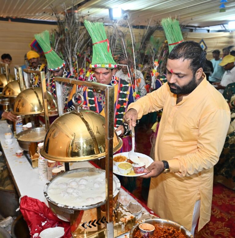 हरेली तिहार पर छत्तीसगढ़ी व्यंजनों की सजी अनोखी थाली: मुख्यमंत्री निवास में अतिथियों का पारंपरिक स्वाद से हुआ स्वागत….
