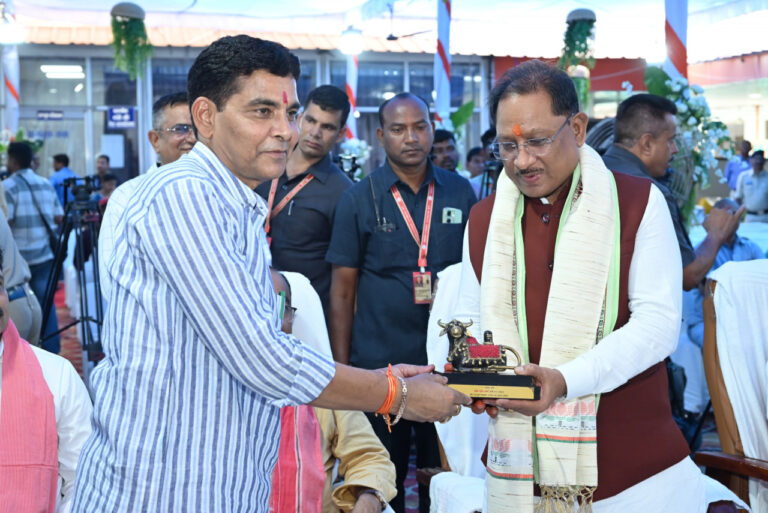 हरेली पर्व हमारी धरती, परिश्रम और परंपरा के प्रति सम्मान का प्रतीक- उपमुख्यमंत्री अरुण साव…