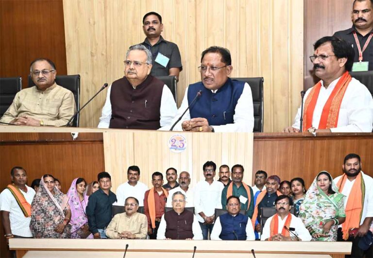 राजनांदगांव के नागरिक प्रतिनिधिमंडल ने की मुख्यमंत्री से सौजन्य भेंट