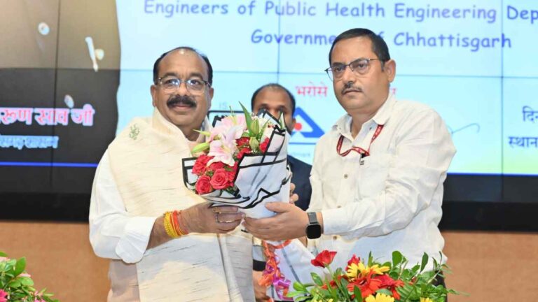 तेजी से बदलती दुनिया में नवाचार और मानकों की जानकारी अनिवार्य: क्षमता निर्माण कार्यक्रम में बोले उप मुख्यमंत्री अरुण साव…. तेजी से बदलती दुनिया में नवाचार और मानकों की जानकारी अनिवार्य: क्षमता निर्माण कार्यक्रम में बोले उप मुख्यमंत्री अरुण साव….