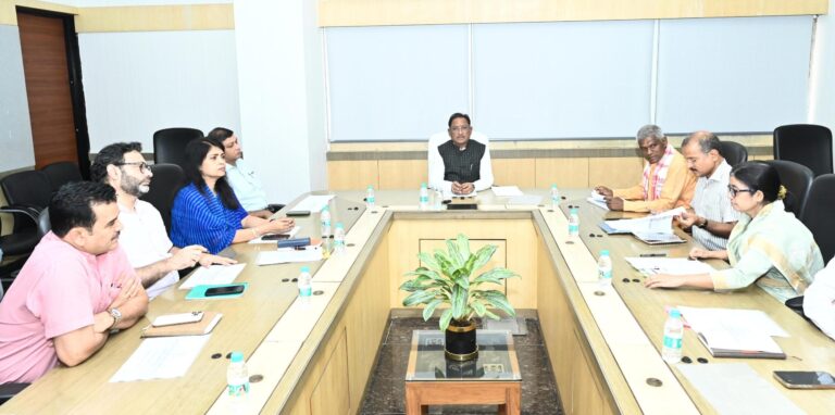 मुख्यमंत्री विष्णु देव साय ने कहा—सड़कों पर विचरण करने वाले निराश्रित पशुओं की प्रभावी रोकथाम सुनिश्चित करें….