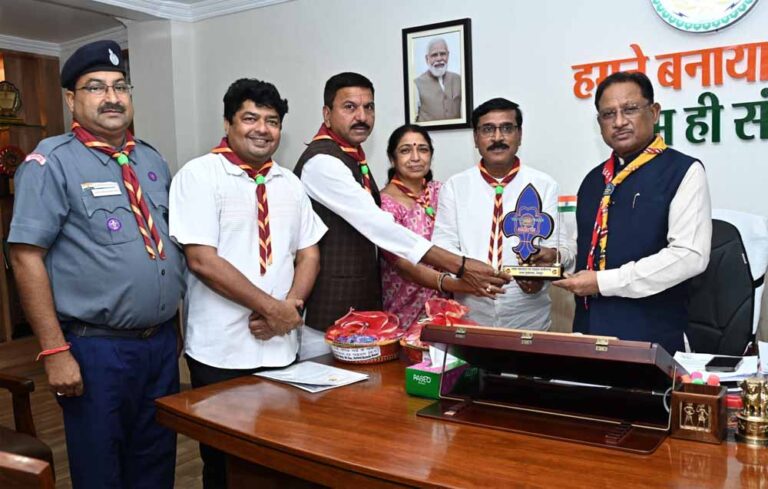 सीमा के वीरों को बच्चों की राखी : देशभक्ति से ओतप्रोत अनोखा अभियान