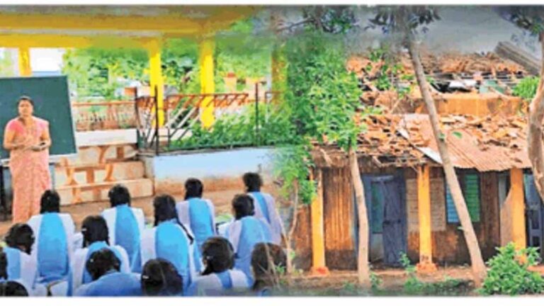 बारिश में भीगते सपने: खुले आसमान तले पढ़ाई करने को मजबूर छात्र