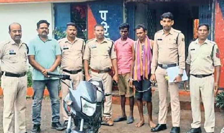 पूर्व प्रेमी की दरिंदगी: दोस्तों संग मिलकर किया गैंगरेप, हत्या कर नाले में फेंका शव पूर्व प्रेमी की दरिंदगी: दोस्तों संग मिलकर किया गैंगरेप, हत्या कर नाले में फेंका शव